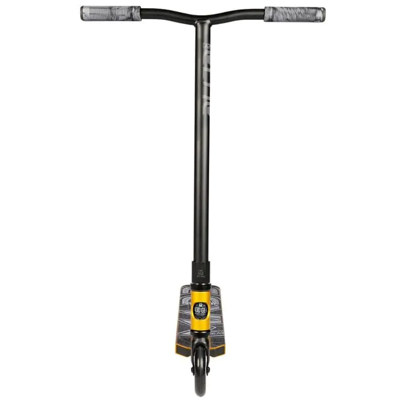 Madd MGP VX8 Pro Scooters🤘 . . Setting the bar for quality and specification, the MGP VX8 Pro scooter has had some massive upgrades for the Madd Gear 2018 VX8 Scooter range