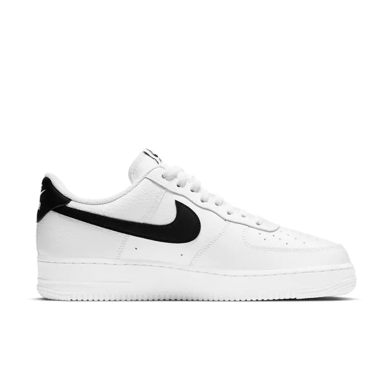 Nike AIR FORCE 1 07 White Black 43 get for an attractive price Rideoo